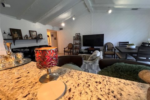 House in Miami, Florida 3 bedrooms, 117.61 sq.m. № 2031360 - photo 10