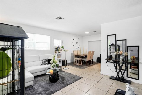 Casa en venta en Margate, Florida, 3 dormitorios, 121.79 m2 № 2015321 - foto 4