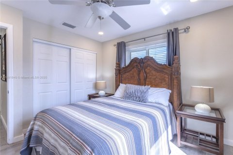 Casa en alquiler en Pompano Beach, Florida, 5 dormitorios, 219.44 m2 № 1943745 - foto 26