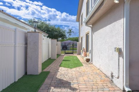 Casa en alquiler en Pompano Beach, Florida, 5 dormitorios, 219.44 m2 № 1943745 - foto 3