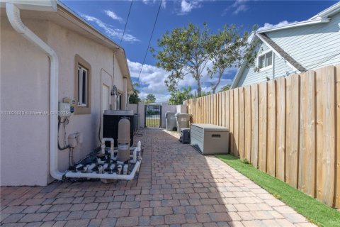 Casa en alquiler en Pompano Beach, Florida, 5 dormitorios, 219.44 m2 № 1943745 - foto 6