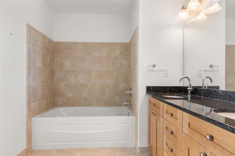 Condo in Orlando, Florida, 2 bedrooms № 2385810 - photo 27