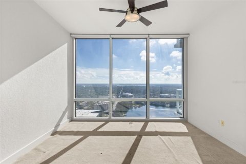 Condo in Orlando, Florida, 2 bedrooms № 2385810 - photo 23