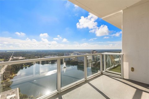 Condo in Orlando, Florida, 2 bedrooms № 2385810 - photo 30