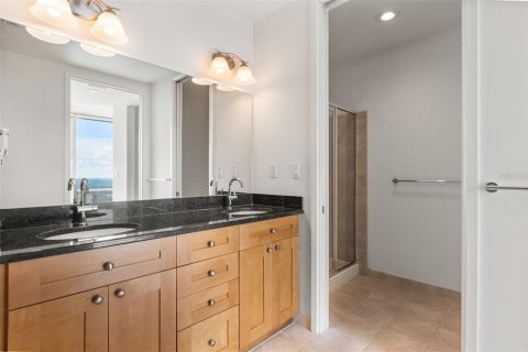 Condo in Orlando, Florida, 2 bedrooms № 2385810 - photo 28