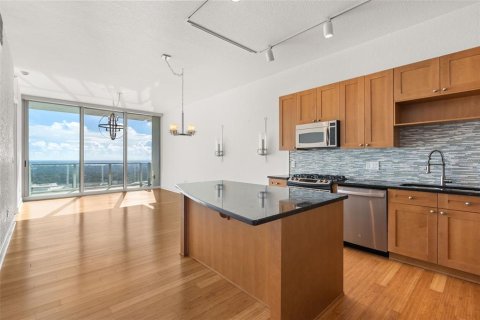 Condo in Orlando, Florida, 2 bedrooms № 2385810 - photo 6