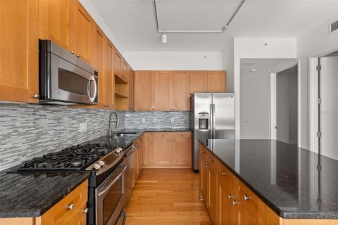 Condo in Orlando, Florida, 2 bedrooms № 2385810 - photo 13