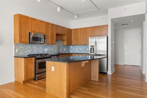Condo in Orlando, Florida, 2 bedrooms № 2385810 - photo 12