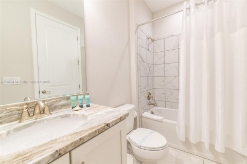 Villa ou maison à louer à Kissimmee, Floride: 5 chambres, 236.9 m2 № 1401364 - photo 7