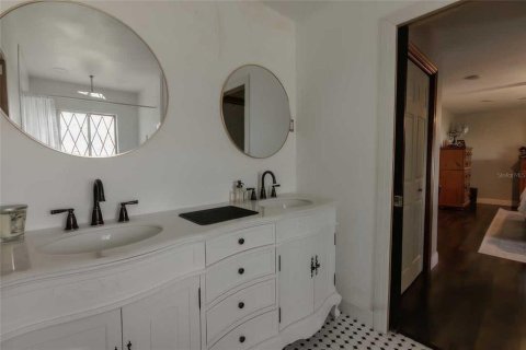 Casa en venta en New Port Richey, Florida, 3 dormitorios, 174.66 m2 № 1918822 - foto 11
