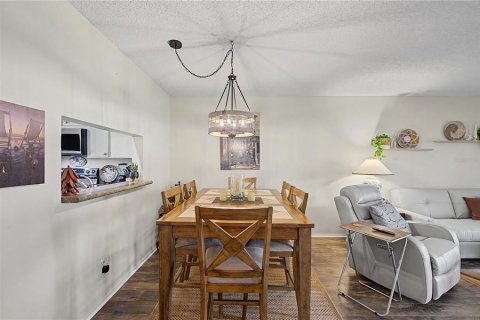 Condo in Clearwater, Florida, 2 bedrooms  № 2329876 - photo 10