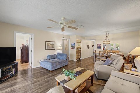 Condo in Clearwater, Florida, 2 bedrooms  № 2329876 - photo 15