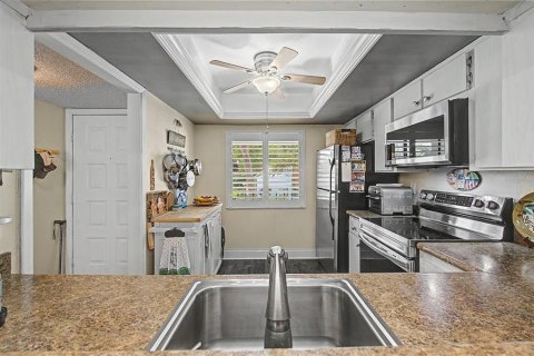 Condo in Clearwater, Florida, 2 bedrooms  № 2329876 - photo 9
