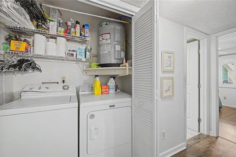 Condo in Clearwater, Florida, 2 bedrooms  № 2329876 - photo 22
