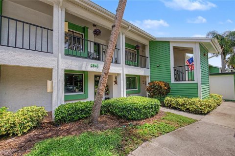 Condo in Clearwater, Florida, 2 bedrooms  № 2329876 - photo 2