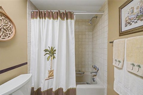 Condo in Clearwater, Florida, 2 bedrooms  № 2329876 - photo 21