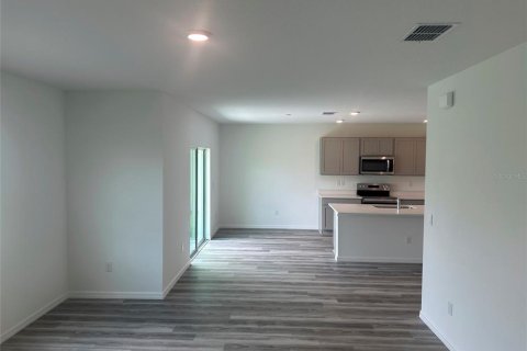 Villa ou maison à louer à Land O' Lakes, Floride: 4 chambres, 220.27 m2 № 1778569 - photo 8
