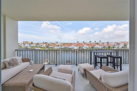 Condominio en alquiler en Madeira Beach, Florida, 3 dormitorios, 186.92 m2 № 1446005 - foto 29