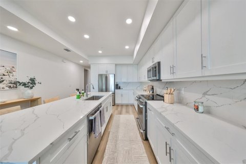 Condominio en alquiler en Madeira Beach, Florida, 3 dormitorios, 186.92 m2 № 1446005 - foto 12