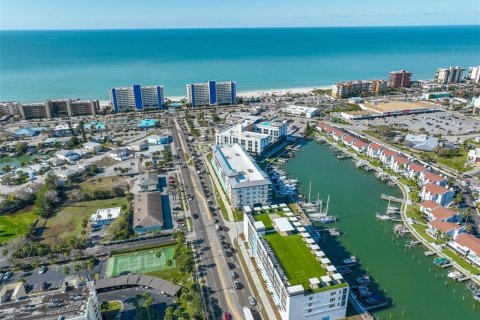 Condominio en alquiler en Madeira Beach, Florida, 3 dormitorios, 186.92 m2 № 1446005 - foto 2