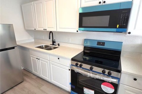 Casa en venta en Winter Haven, Florida, 4 dormitorios, 85.66 m2 № 1678977 - foto 9