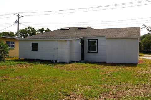 Casa en venta en Winter Haven, Florida, 4 dormitorios, 85.66 m2 № 1678977 - foto 3