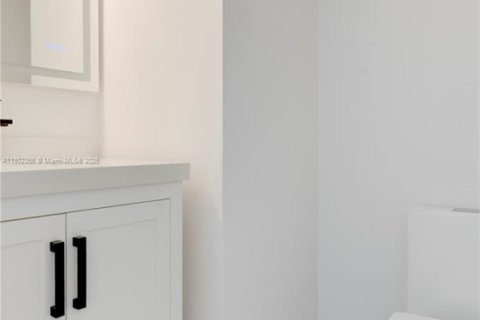 Townhouse in Hallandale Beach, Florida 3 bedrooms, 166.57 sq.m. № 1953775 - photo 23