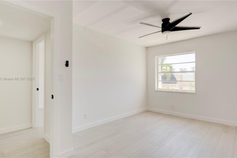 Townhouse in Hallandale Beach, Florida 3 bedrooms, 166.57 sq.m. № 1953775 - photo 29