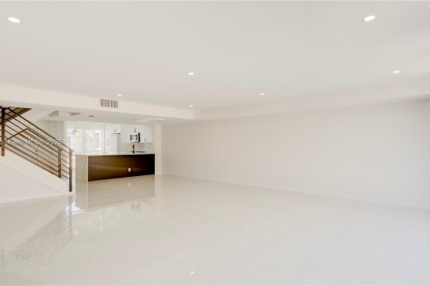 Townhouse in Hallandale Beach, Florida 3 bedrooms, 166.57 sq.m. № 1953775 - photo 10