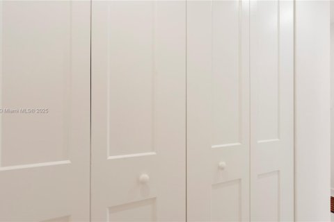 Townhouse in Hallandale Beach, Florida 3 bedrooms, 166.57 sq.m. № 1953775 - photo 25