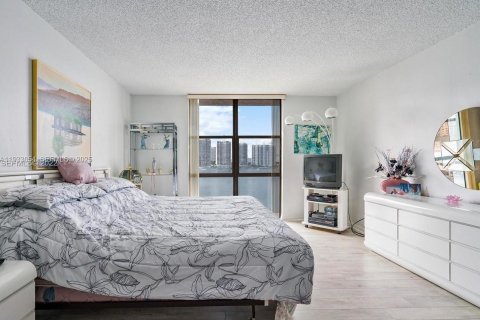 Condominio en venta en Sunny Isles Beach, Florida, 2 dormitorios, 122.63 m2 № 1991821 - foto 9