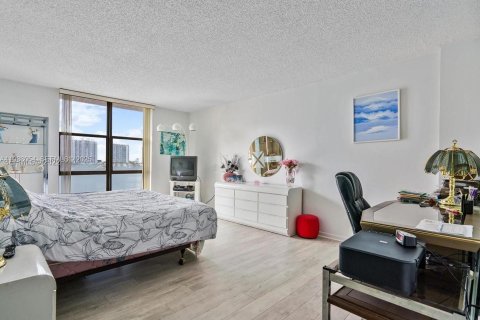 Condominio en venta en Sunny Isles Beach, Florida, 2 dormitorios, 122.63 m2 № 1991821 - foto 8