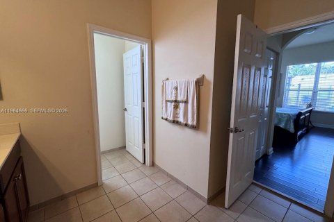 Casa en alquiler en Miami, Florida, 3 dormitorios, 199.18 m2 № 2026437 - foto 18