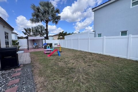 Casa en alquiler en Miami, Florida, 3 dormitorios, 199.18 m2 № 2026437 - foto 21