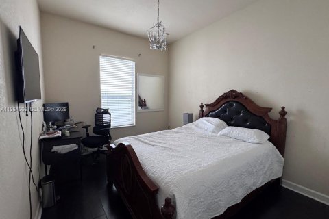 Casa en alquiler en Miami, Florida, 3 dormitorios, 199.18 m2 № 2026437 - foto 7