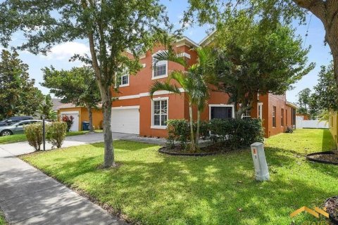Снять в аренду виллу или дом в Лейк-Альфред, Флорида 1 комната, 323.49м2, № 1833220 - фото 2