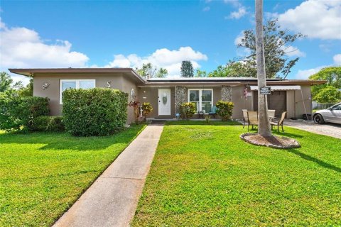 Villa ou maison à Deltona, Floride 2 chambres, 103.12 m2 № 2148925