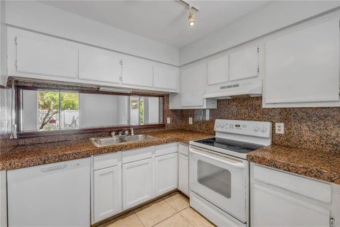 Townhouse in Sanford, Florida 3 bedrooms, 142.42 sq.m. № 1823216 - photo 7