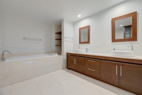 Copropriété à vendre à Miami, Floride: 3 chambres, 169.55 m2 № 2091255 - photo 23