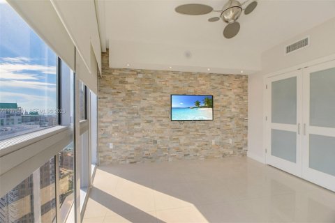Copropriété à vendre à Miami, Floride: 3 chambres, 169.55 m2 № 2091255 - photo 25