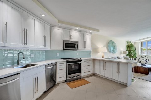 Condominio en venta en Hallandale Beach, Florida, 2 dormitorios, 112.5 m2 № 2020494 - foto 19