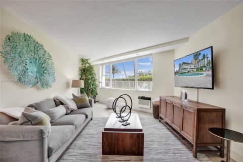 Condominio en venta en Hallandale Beach, Florida, 2 dormitorios, 112.5 m2 № 2020494 - foto 9