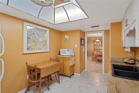 Condo in Clearwater, Florida, 2 bedrooms  № 1909811 - photo 6