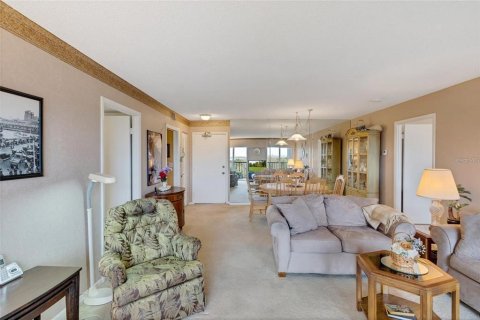Condo in Clearwater, Florida, 2 bedrooms  № 1909811 - photo 9