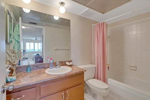 Condo in Clearwater, Florida, 2 bedrooms  № 1909811 - photo 18