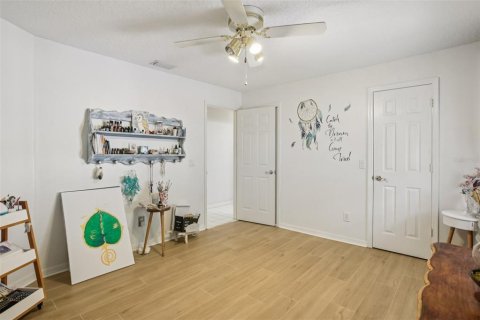 House in Tampa, Florida 3 bedrooms, 289.11 sq.m. № 1785438 - photo 23