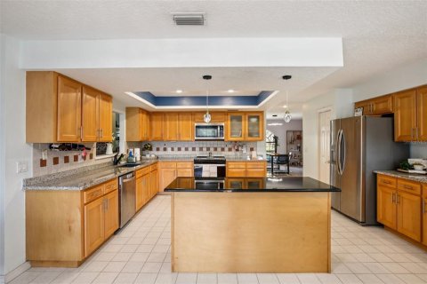 House in Tampa, Florida 3 bedrooms, 289.11 sq.m. № 1785438 - photo 11