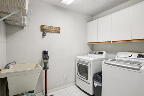House in Tampa, Florida 3 bedrooms, 289.11 sq.m. № 1785438 - photo 29