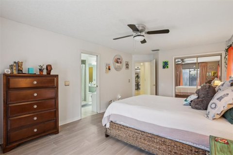 House in Tampa, Florida 3 bedrooms, 289.11 sq.m. № 1785438 - photo 25