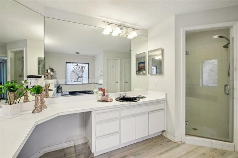 House in Tampa, Florida 3 bedrooms, 289.11 sq.m. № 1785438 - photo 20